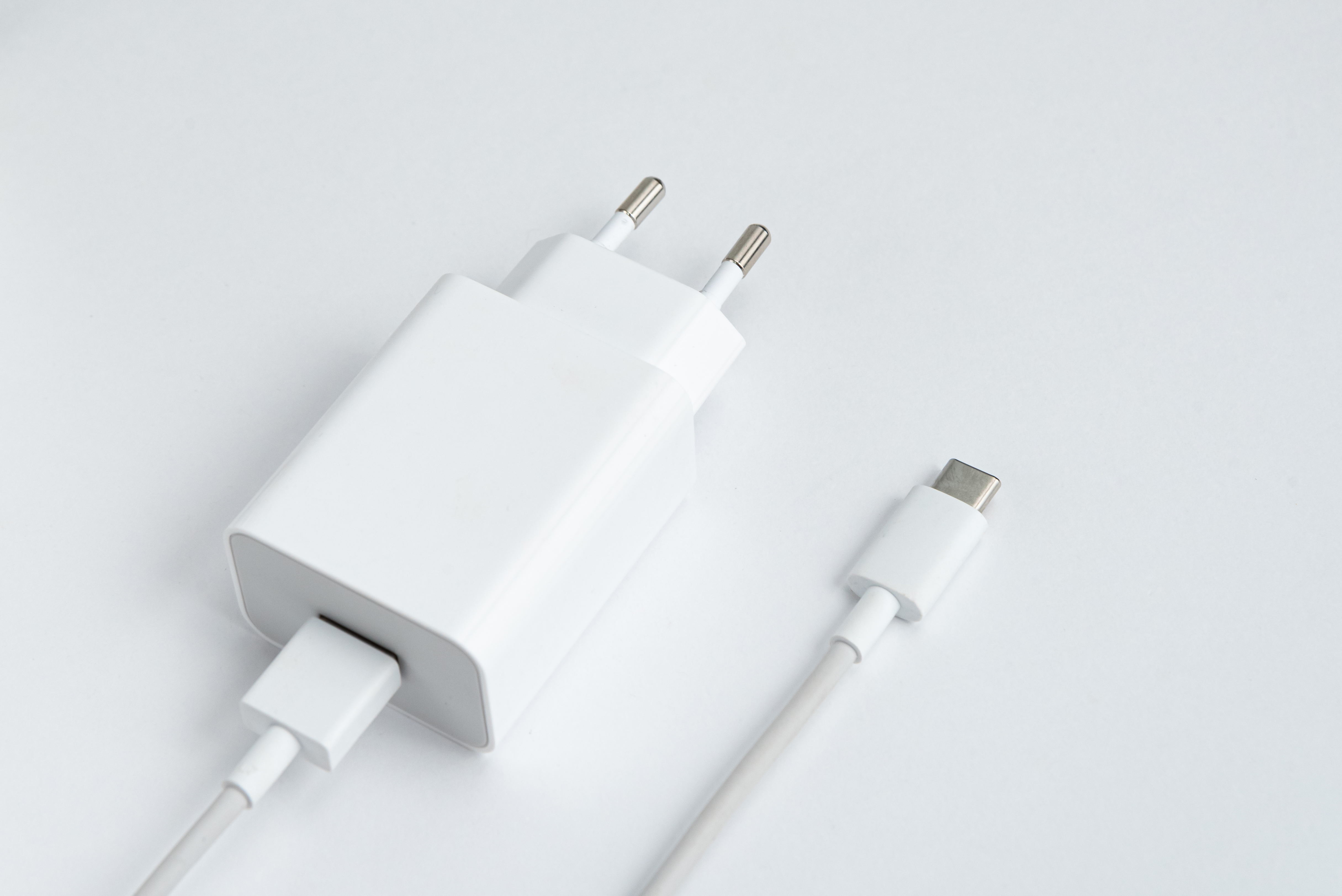 High-speed charging cable and adapter set